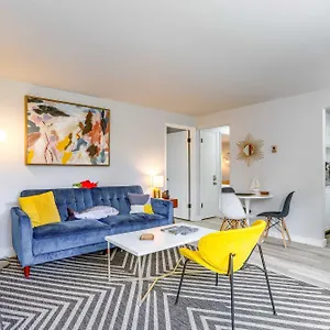 Garden Walk To Water And Amenities! United States